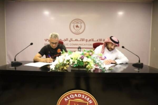 من توقيع العقود