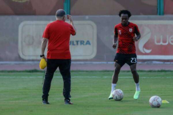 جانب من تدريبات الأهلي