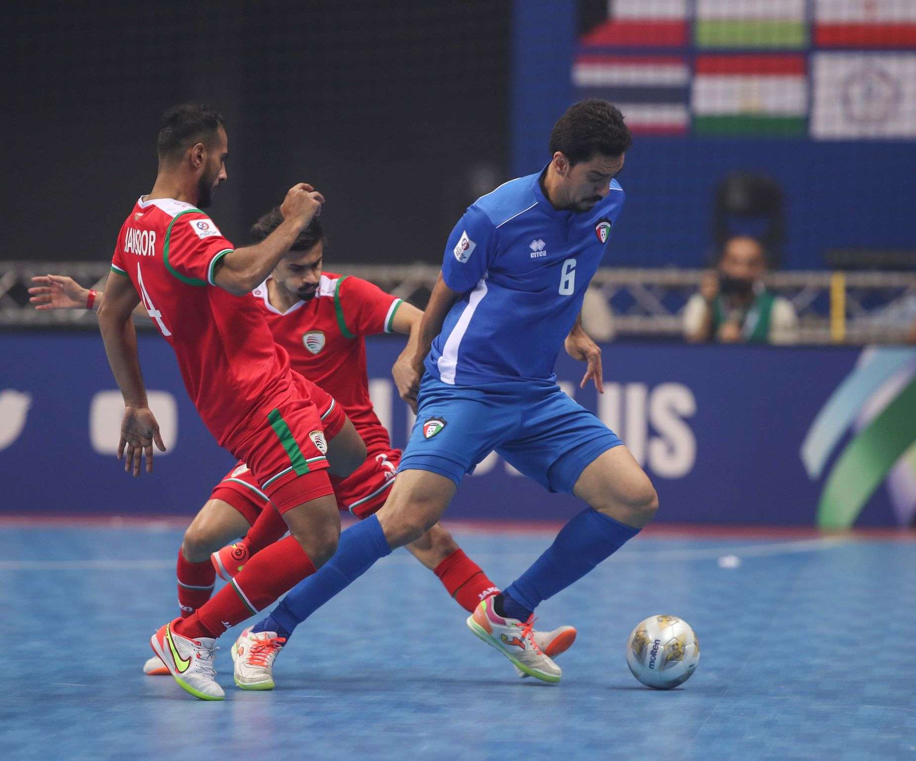 من مباراة الكويت وعمان