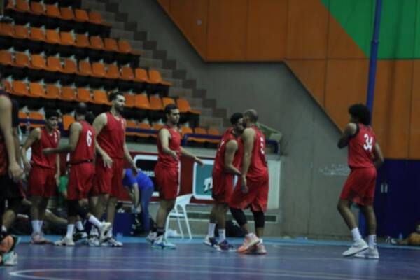 لاعبو الأهلي