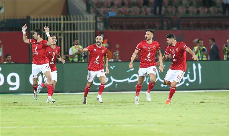 لاعبو الأهلي