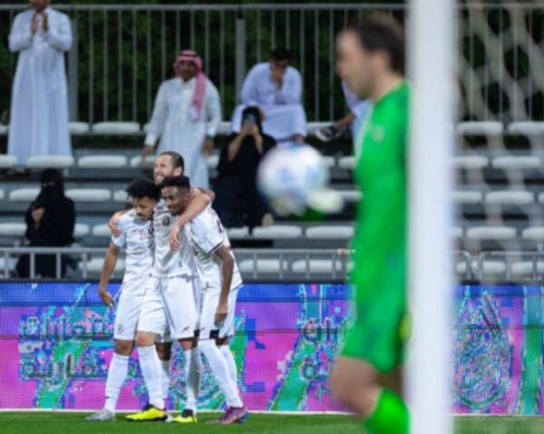 لاعبو الشباب