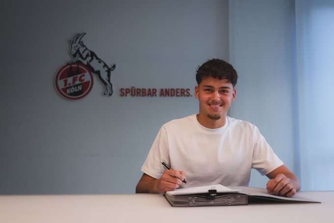 من التوقيع (نقلًا عن حساب كولن على تويتر)