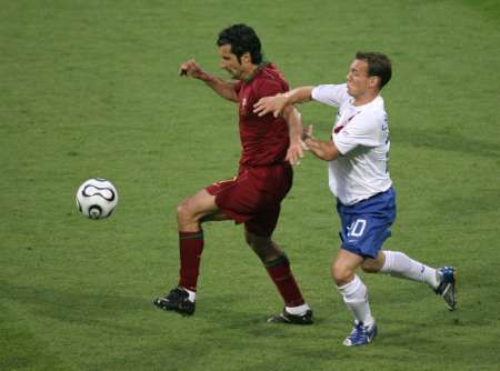 البرتغالى لويس فيجو 