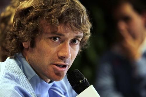 2011-07-23t001210z_01_ast05_rtridsp_3_soccer-copa_reuters