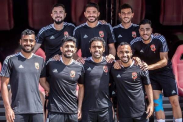 لاعبو الأهلي