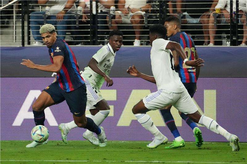 كلاسيكو سابق بين ريال مدريد وبرشلونة