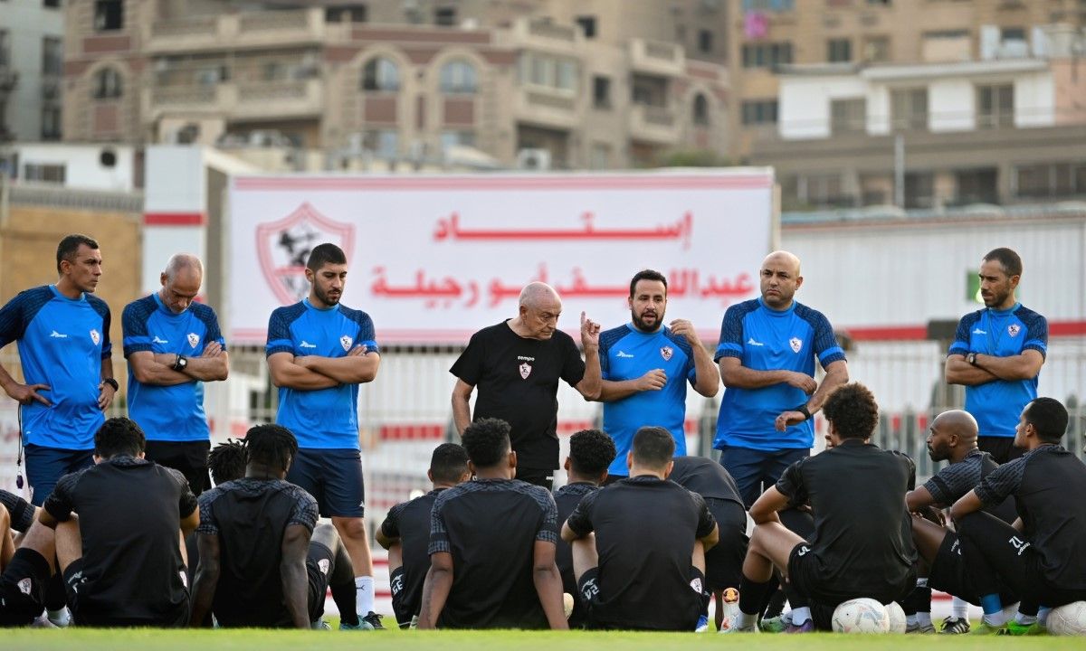 فيريرا مع لاعبي الزمالك