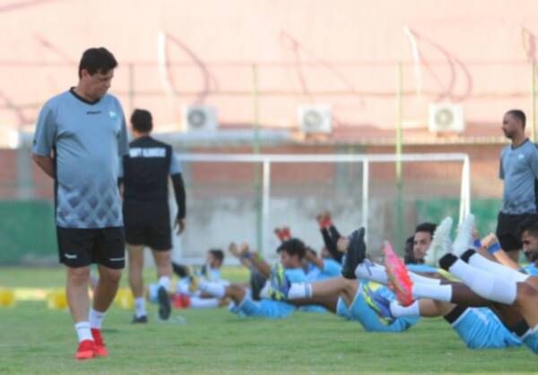 جانب من تدريبات الفريق