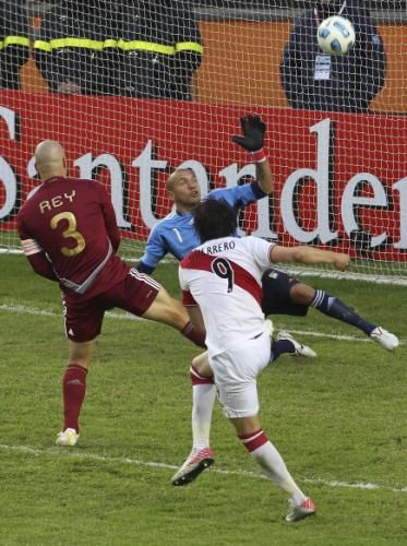 2011-07-23t204548z_01_srr20_rtridsp_3_soccer-copa_reuters