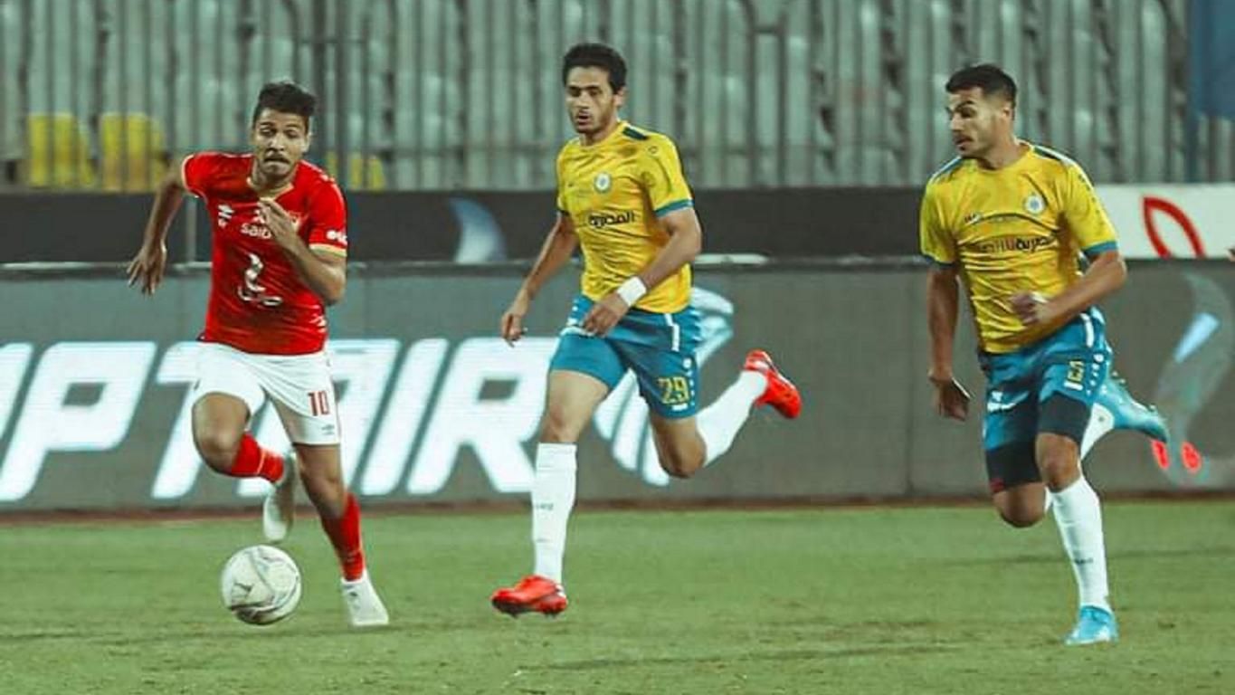 لقاء سابق بين الأهلي والإسماعيلي