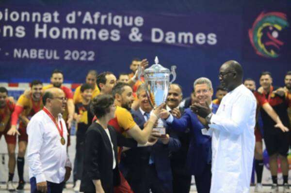 جانب من التتويج