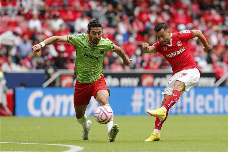 من مباراة تولوكا و خواريز