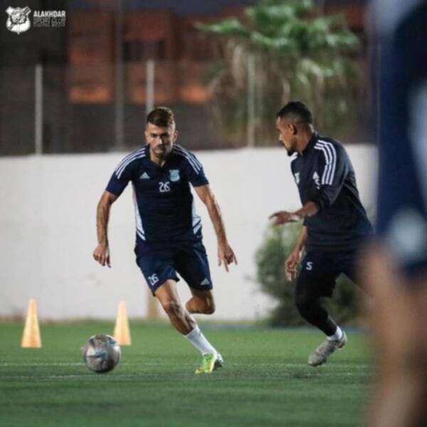 من تدريبات فريق الأخضر