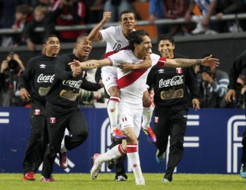 2011-07-23t215409z_01_sfr51_rtridsp_3_soccer-copa_reuters