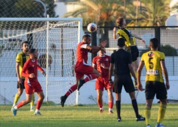 من لقاء سابق بين النجم الساحلي وأمل حمام سوسة