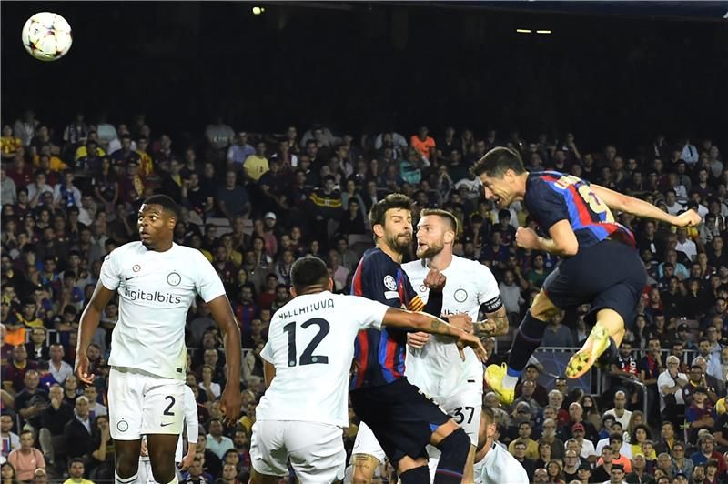 من مباراة برشلونة وإنتر ميلان