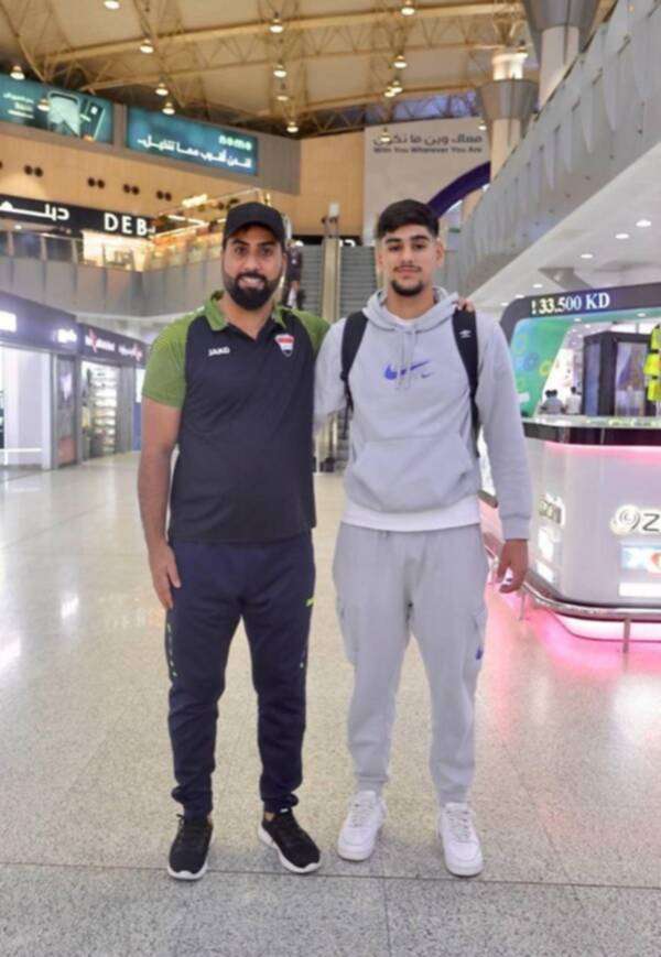 بلند آزاد بالمطار