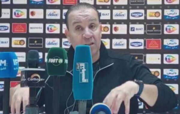 نبيل معلول خلال المؤتمر الصحفي