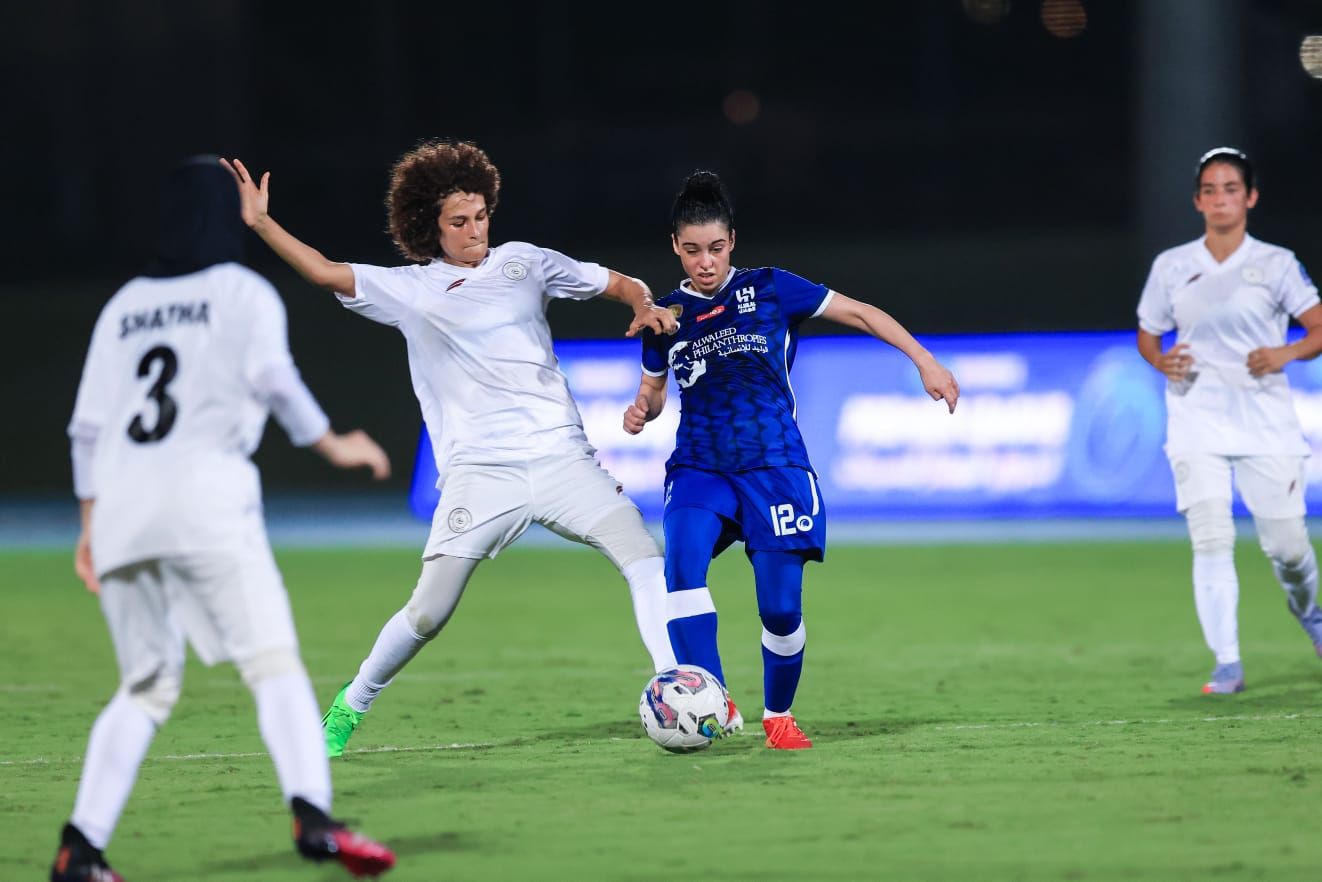 صراع كروي بين بنكيران ومنة طارق في لقاء الشباب والهلال