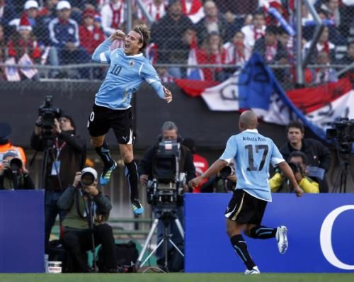 2011-07-24t202402z_01_mbz18_rtridsp_3_soccer-copa_reuters