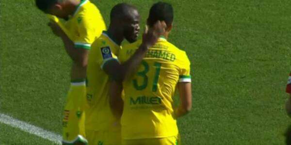 مصطفى محمد يطلب لعب ركلة الجزاء