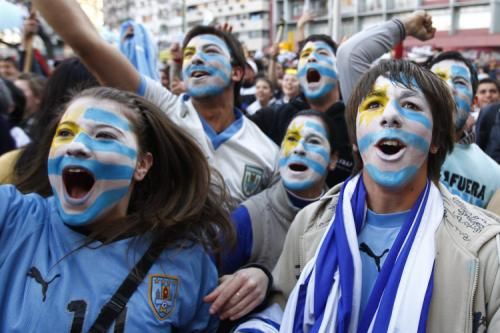 2011-07-24t195711z_01_jsi03_rtridsp_3_soccer-copa_reuters