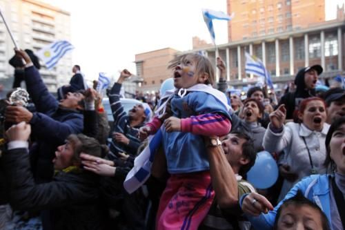 2011-07-24t215132z_01_jsi07_rtridsp_3_soccer-copa_reuters