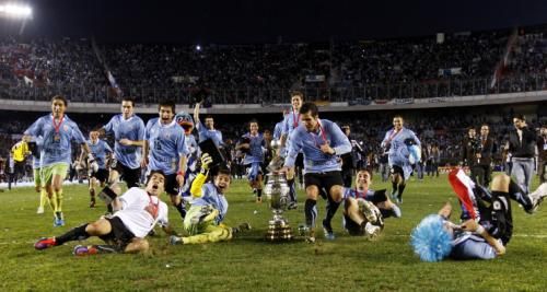 2011-07-24t215935z_01_jmg44_rtridsp_3_soccer-copa_reuters