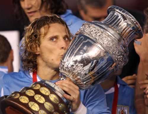 2011-07-24t215018z_01_sfr45_rtridsp_3_soccer-copa_reuters