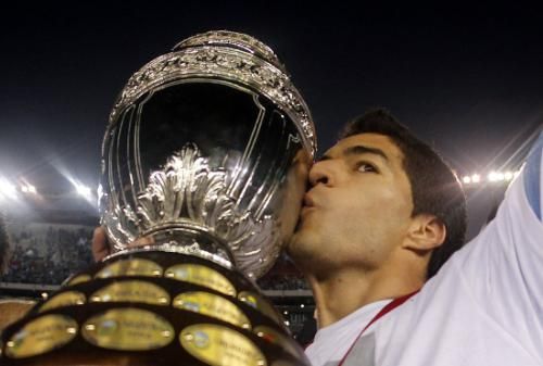 2011-07-24t222023z_01_mbz45_rtridsp_3_soccer-copa_reuters