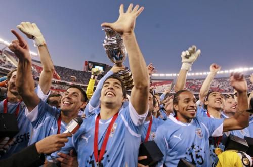 2011-07-24t220319z_01_sfr51_rtridsp_3_soccer-copa_reuters