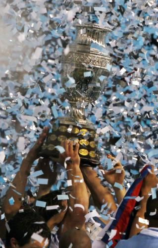 2011-07-24t215314z_01_sfr38_rtridsp_3_soccer-copa_reuters