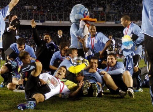 2011-07-24t231151z_01_jmg46_rtridsp_3_soccer-copa_reuters