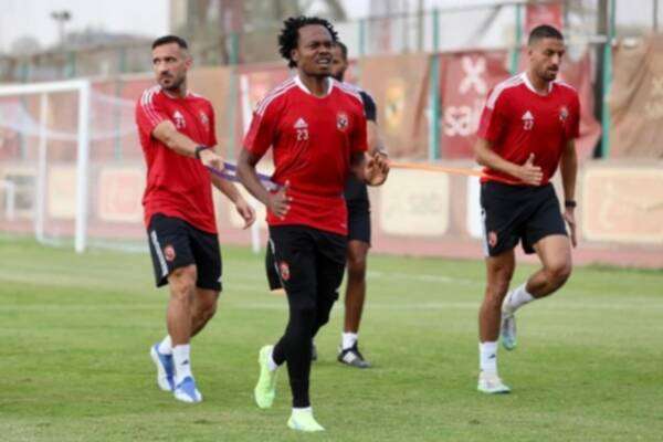 لاعبو الأهلي