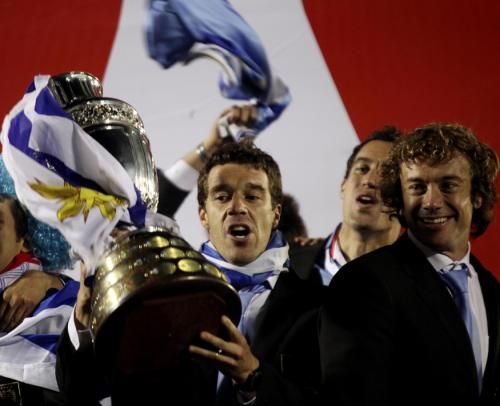2011-07-25t073632z_01_mnt01_rtridsp_3_soccer-copa_reuters