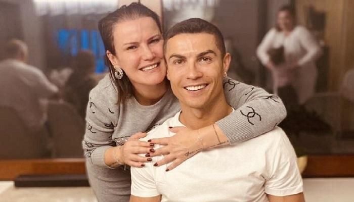 كريستيانو وشقيقته