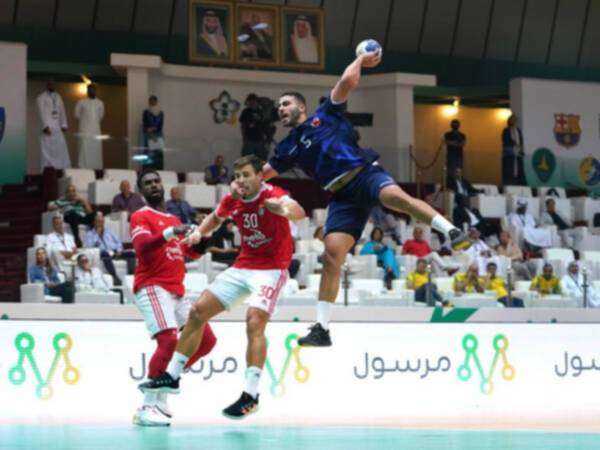 من لقاء الأهلي وبنفيكا