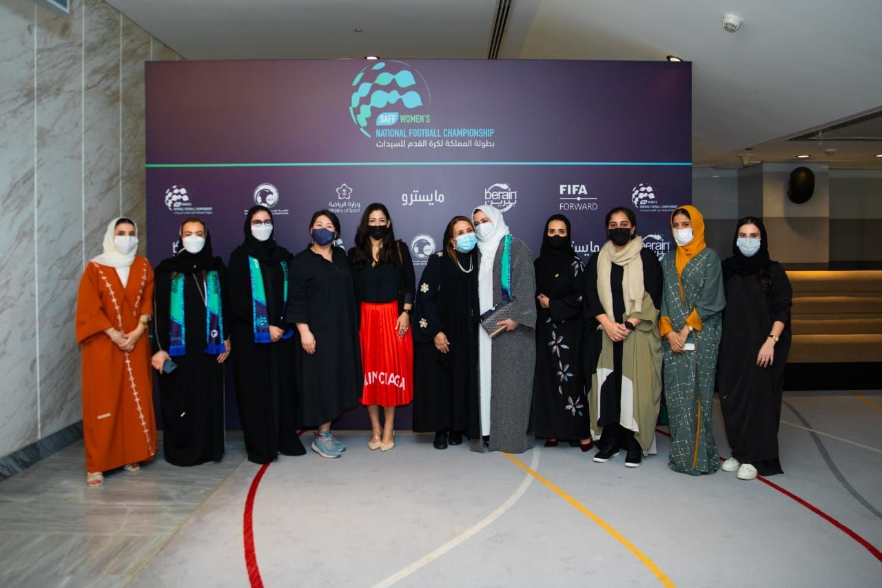 هاجر المزيني (أقصى اليسار) في نهائي بطولة المملكة 2022