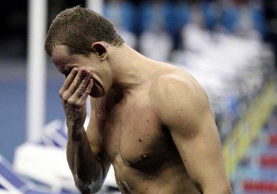 البكاء يسيطر على السباح البرازيلى سيزار سيلو