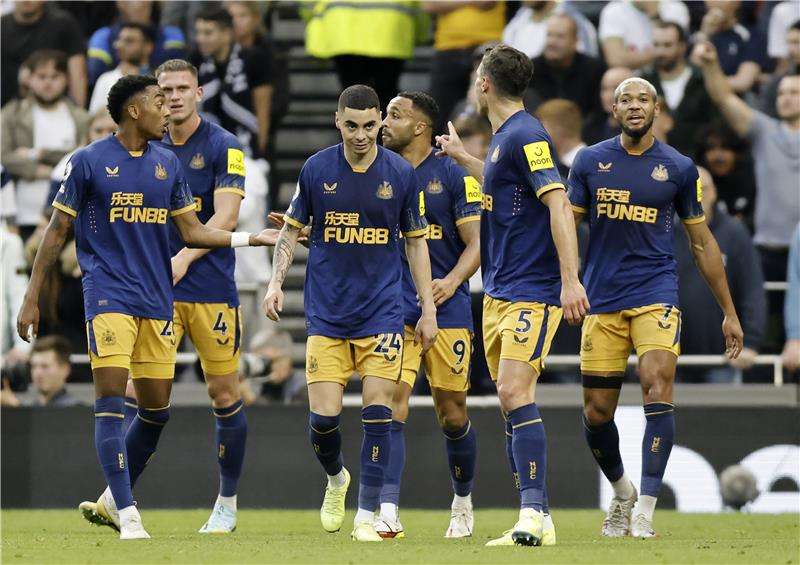 لاعبو نيوكاسل