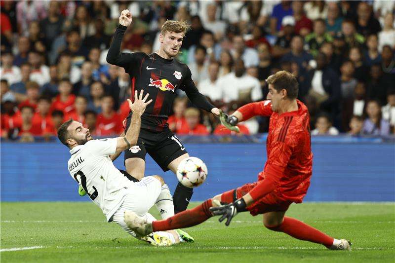 لقاء سابق بين الفريقين