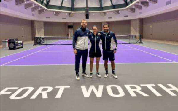 أنس جابر صحبة مدربها ومعدها البدني في تيكساس