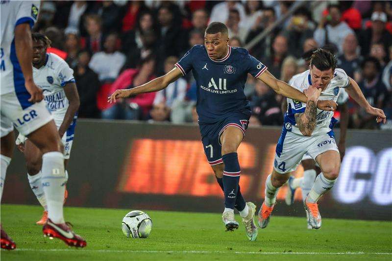 من لقاء سابق بين باريس سان جيرمان وتروا