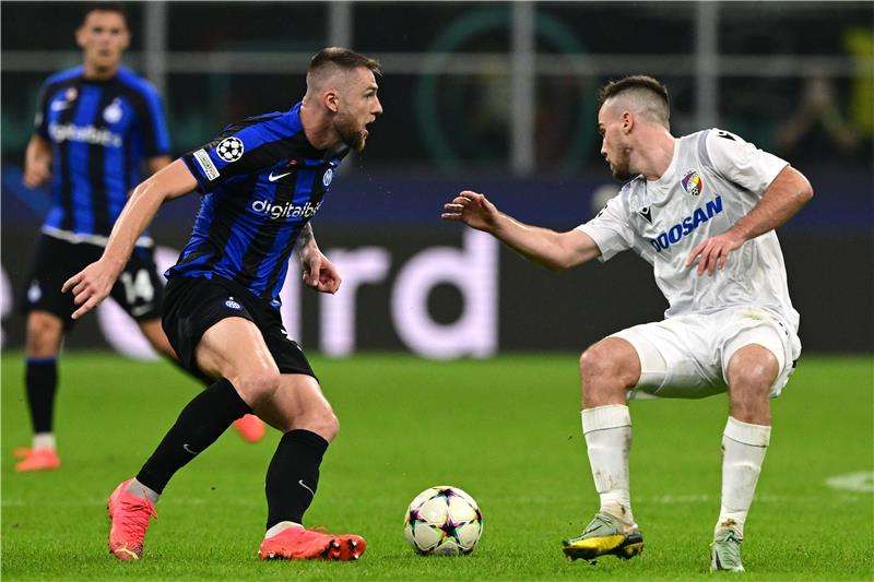 ميلان سكرينيار