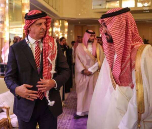 من حضور الأمير فيصل لحفل الافتتاح