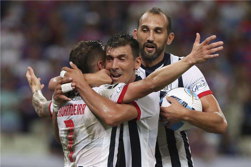 لاعبو أليانزا ليما