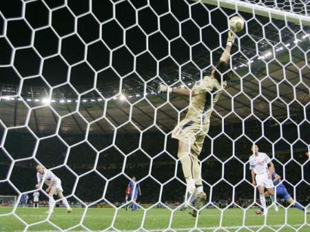 2006-07-09t201830z_01_wcdy35_rtridsp_2_sport-soccer-world