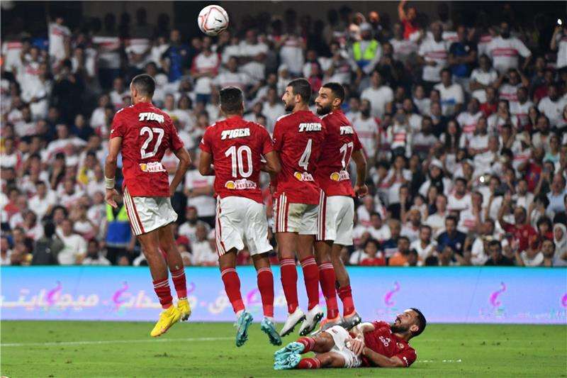 لاعبو الأهلي