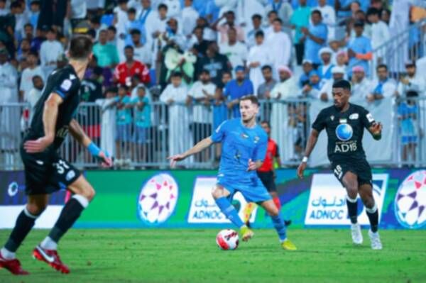 من الدوري الإماراتي